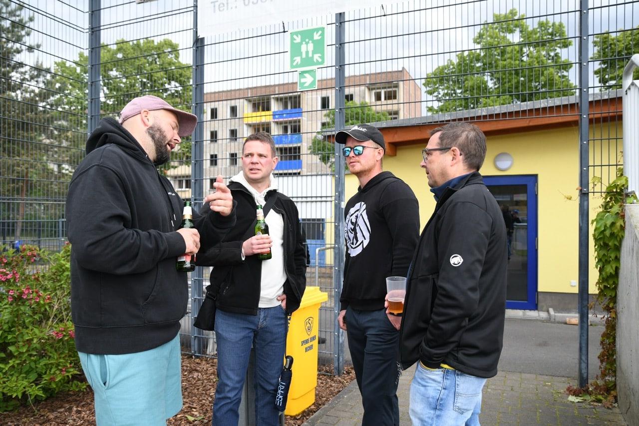 Abschlussfeier nach dem Klassenerhalt 35