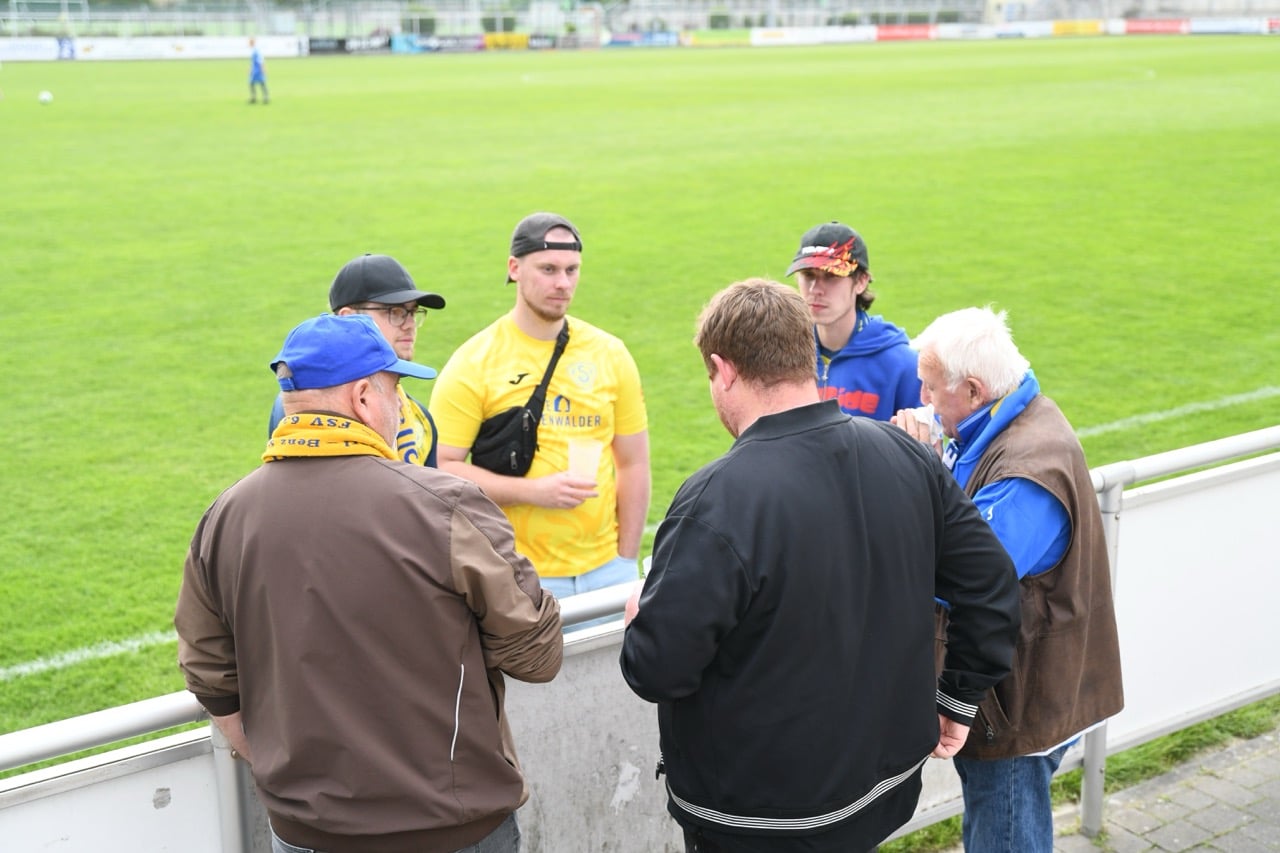 Abschlussfeier nach dem Klassenerhalt 37