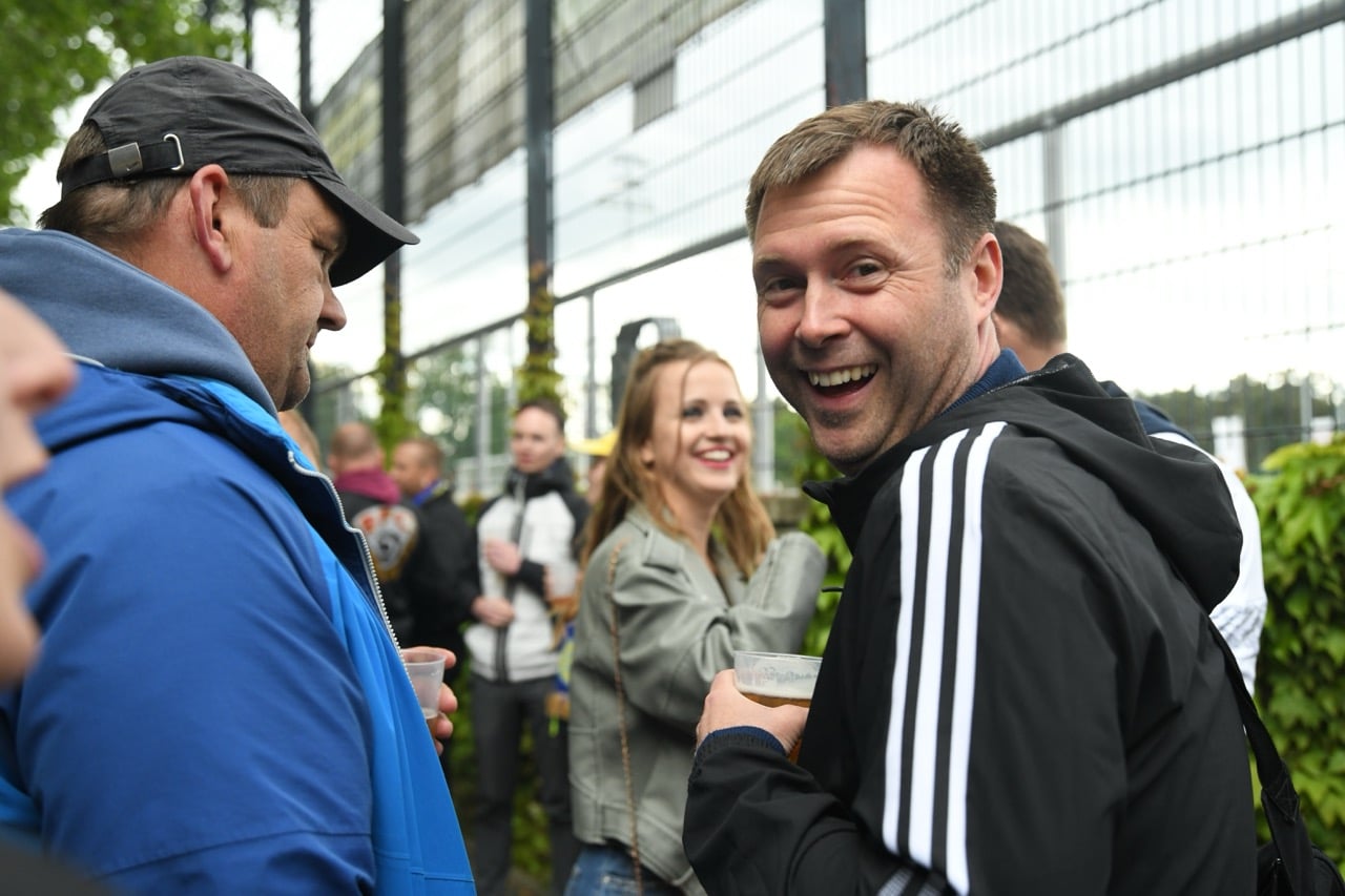 Abschlussfeier nach dem Klassenerhalt 43