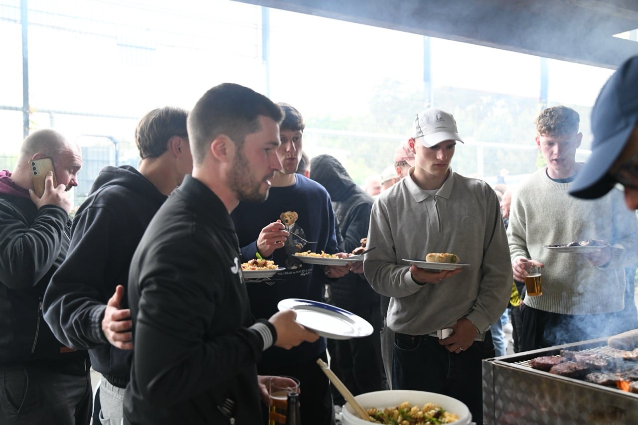 Abschlussfeier nach dem Klassenerhalt 46