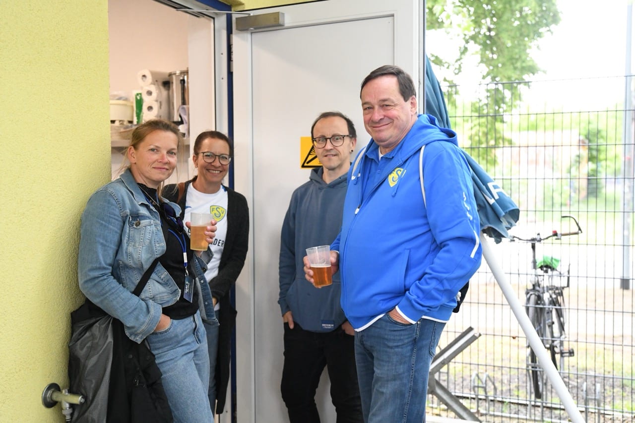 Abschlussfeier nach dem Klassenerhalt 50