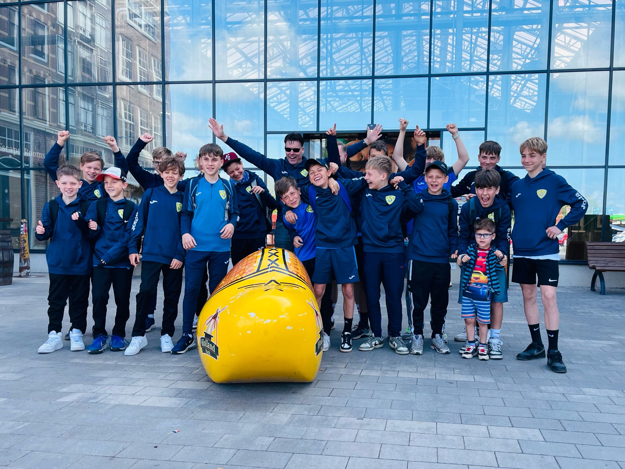 U13 besucht Holland-Park 1