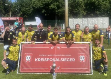 Oldies erspielen sich den Pokalsieg 2