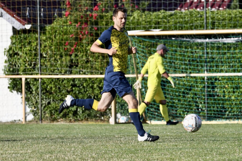 Unsere Oldies sind Kreismeister 42 Unsere Oldies sind Kreismeister 42