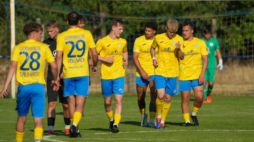 Testspielsieg gegen Tennis Borussia 5 Testspielsieg gegen Tennis Borussia 5