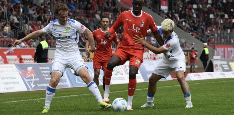 Saisonauftakt beim FC Rot-Weiß Erfurt 1