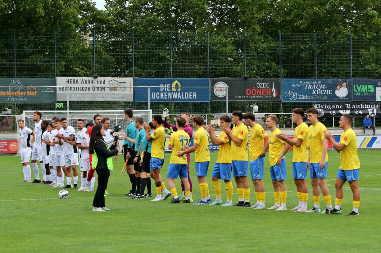 Schon neun Punkte gegen den Abstieg für den FSV   11