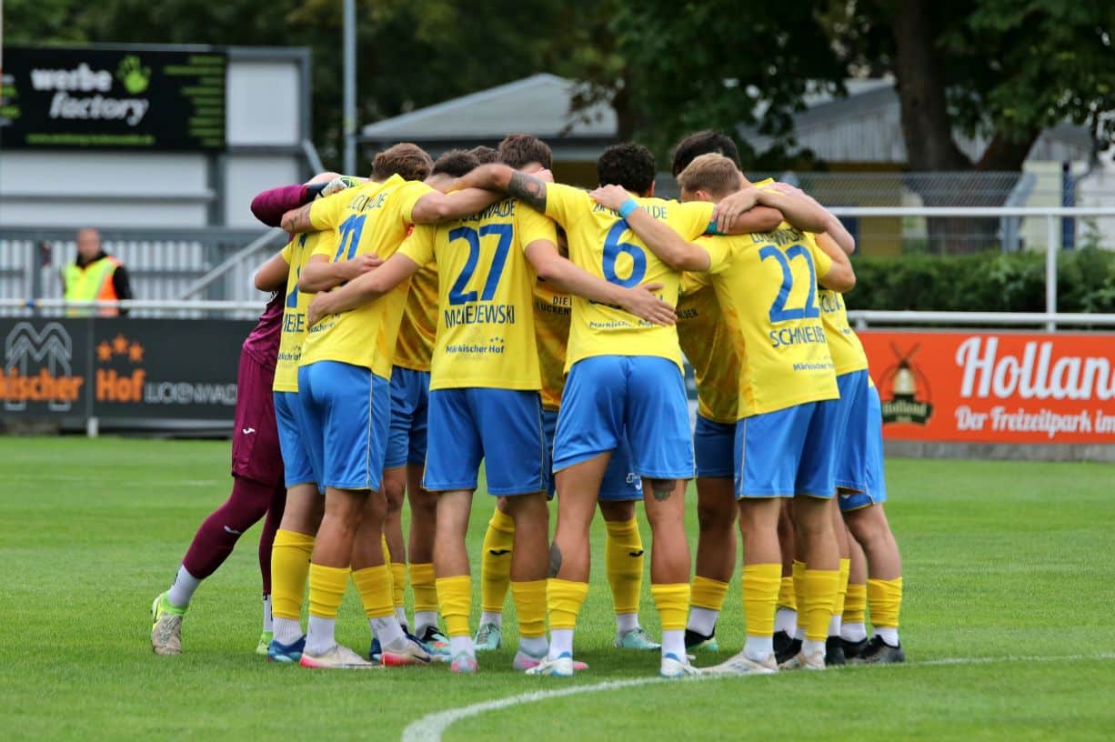 Schon neun Punkte gegen den Abstieg für den FSV   13