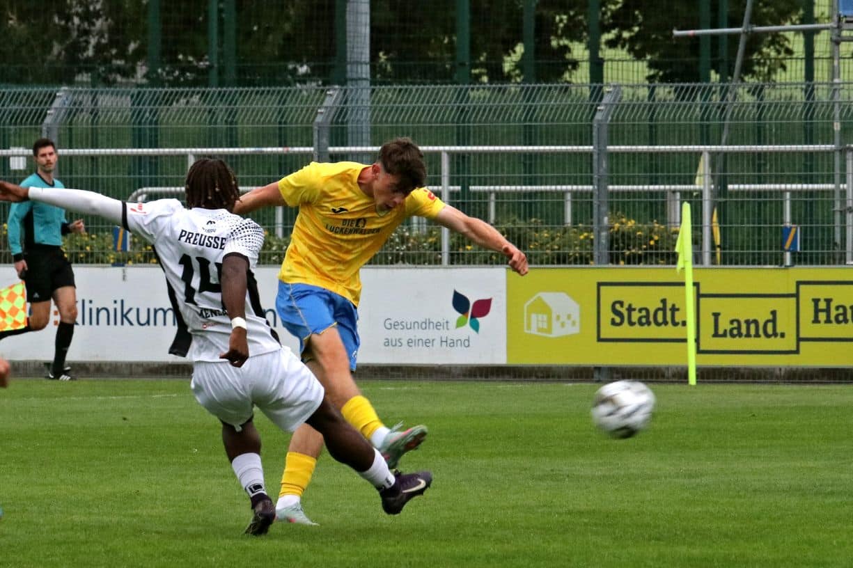 Schon neun Punkte gegen den Abstieg für den FSV   21