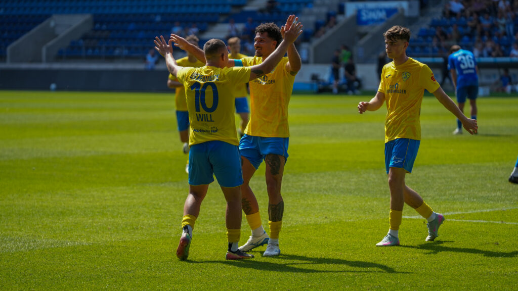 Sechs Punkte nach dem dritten Spieltag 12 Sechs Punkte nach dem dritten Spieltag 1