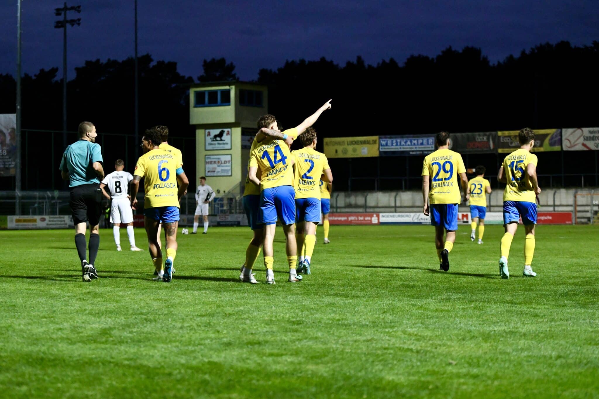 Schon neun Punkte gegen den Abstieg für den FSV   49
