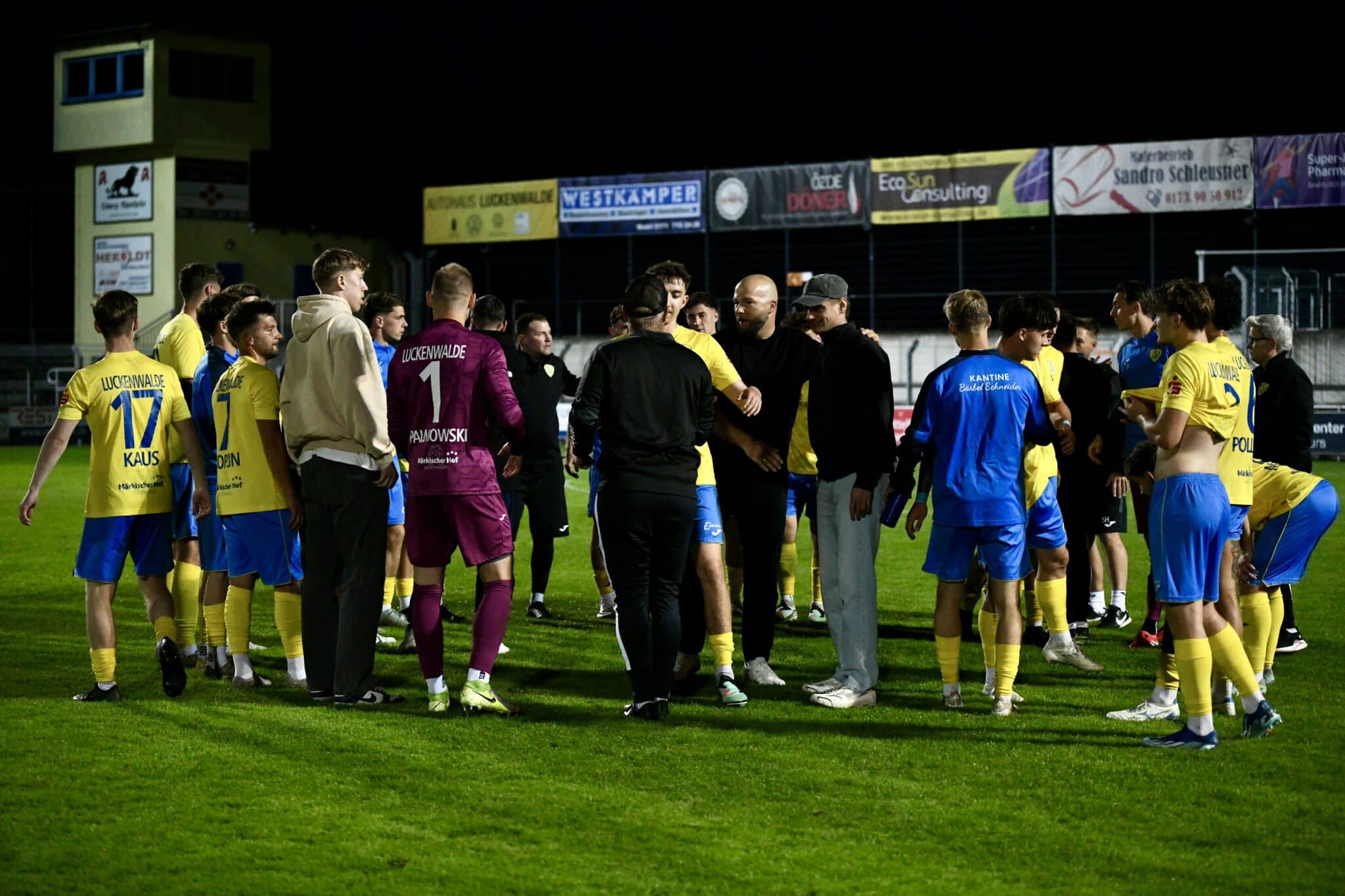 Schon neun Punkte gegen den Abstieg für den FSV   50