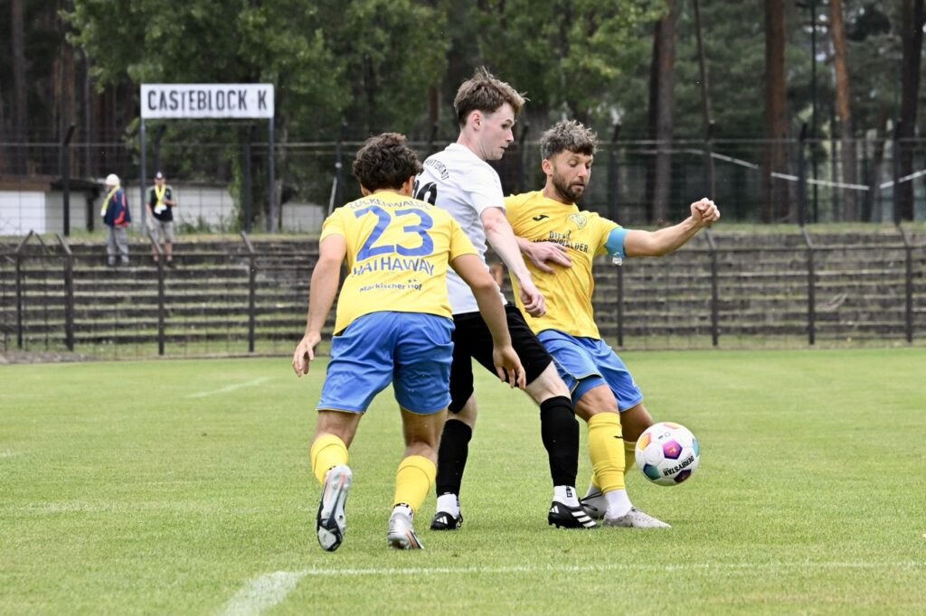 Pokalaufgabe in Eisenhüttenstadt gelöst –wieder Konzentration auf Regionalliga 8 Pokalaufgabe in Eisenhüttenstadt gelöst –wieder Konzentration auf Regionalliga 8