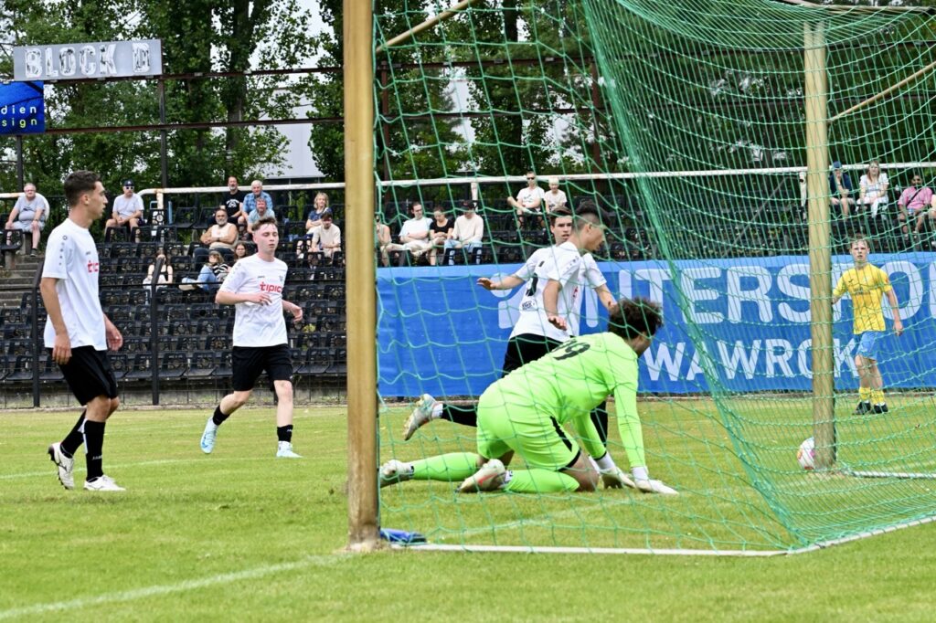 Pokalaufgabe in Eisenhüttenstadt gelöst –wieder Konzentration auf Regionalliga 20 Pokalaufgabe in Eisenhüttenstadt gelöst –wieder Konzentration auf Regionalliga 20