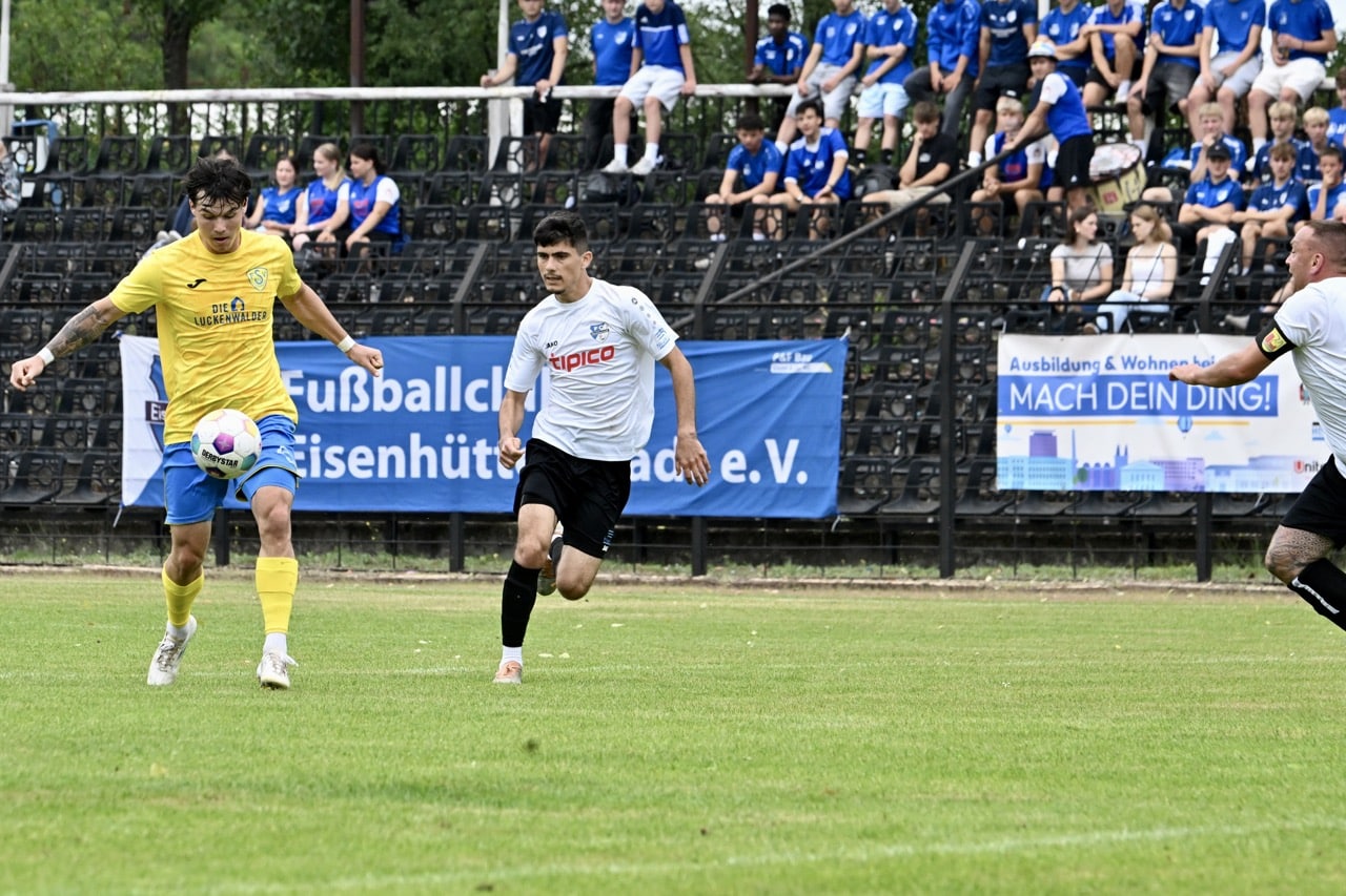 Pokalaufgabe in Eisenhüttenstadt gelöst –wieder Konzentration auf Regionalliga 1 Pokalaufgabe in Eisenhüttenstadt gelöst –wieder Konzentration auf Regionalliga 1