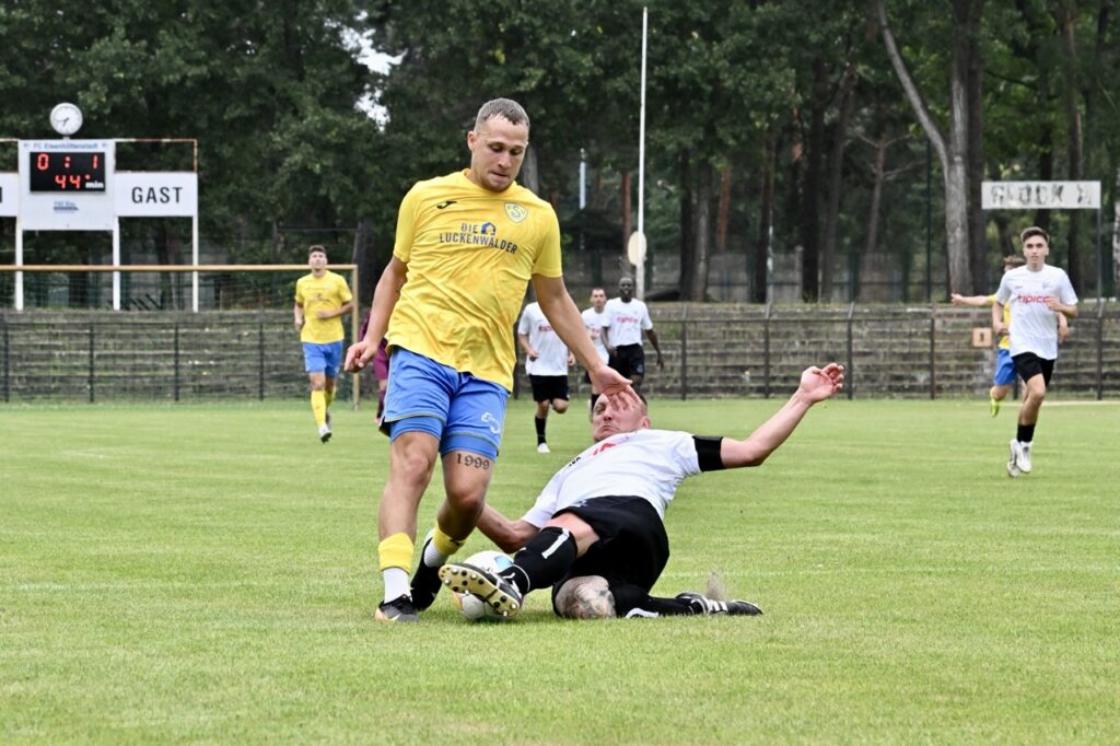 Pokalaufgabe in Eisenhüttenstadt gelöst –wieder Konzentration auf Regionalliga 30 Pokalaufgabe in Eisenhüttenstadt gelöst –wieder Konzentration auf Regionalliga 30