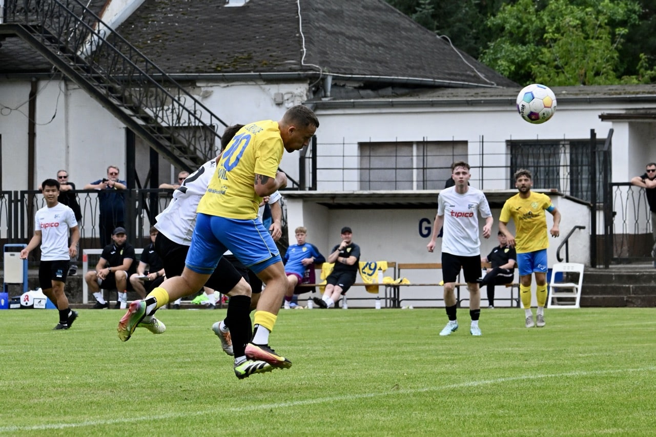 Pokalaufgabe in Eisenhüttenstadt gelöst –wieder Konzentration auf Regionalliga 5 Pokalaufgabe in Eisenhüttenstadt gelöst –wieder Konzentration auf Regionalliga 5
