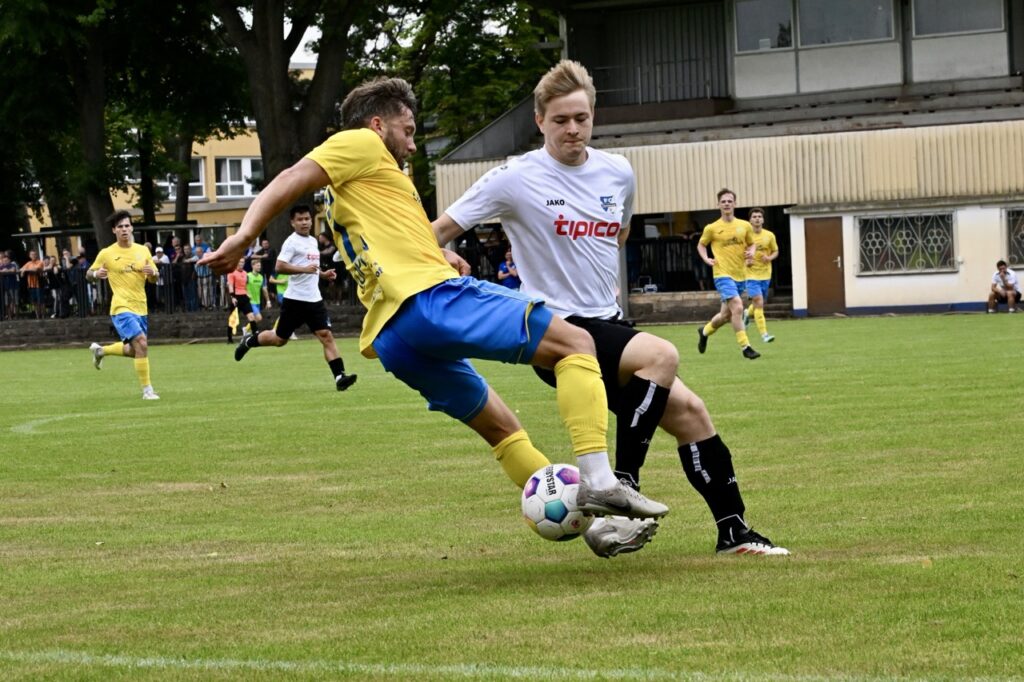 Pokalaufgabe in Eisenhüttenstadt gelöst –wieder Konzentration auf Regionalliga 37 Pokalaufgabe in Eisenhüttenstadt gelöst –wieder Konzentration auf Regionalliga 37