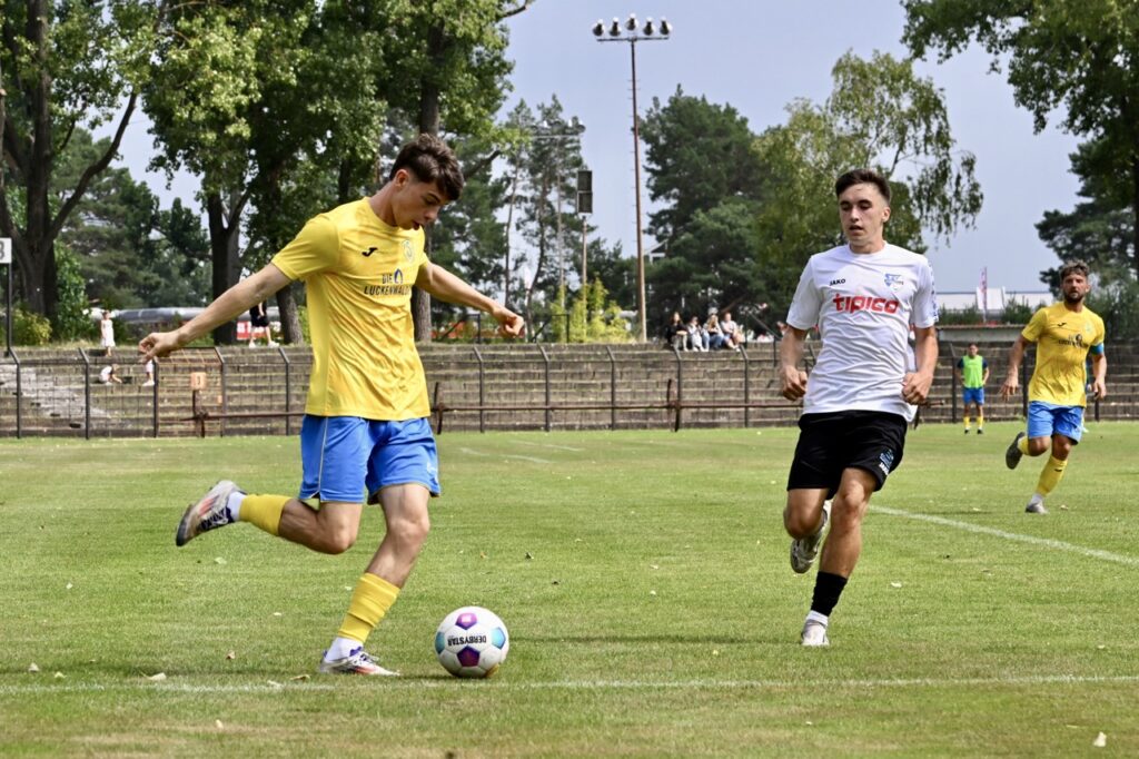 Pokalaufgabe in Eisenhüttenstadt gelöst –wieder Konzentration auf Regionalliga 39 Pokalaufgabe in Eisenhüttenstadt gelöst –wieder Konzentration auf Regionalliga 39