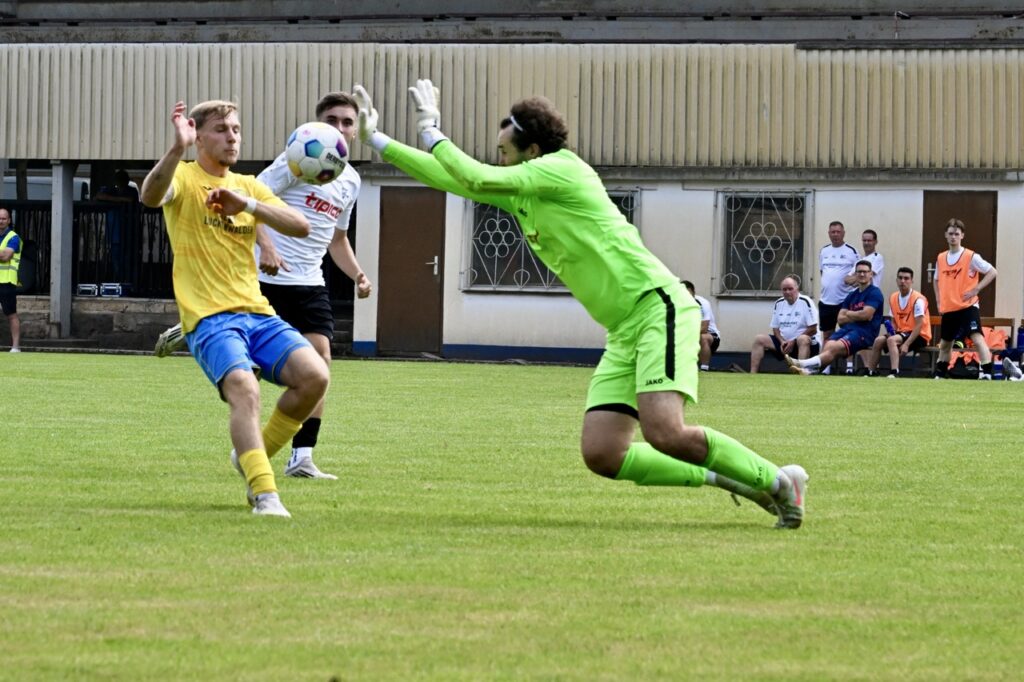 Pokalaufgabe in Eisenhüttenstadt gelöst –wieder Konzentration auf Regionalliga 45 Pokalaufgabe in Eisenhüttenstadt gelöst –wieder Konzentration auf Regionalliga 45