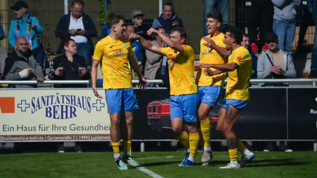 Schon neun Punkte gegen den Abstieg für den FSV   7