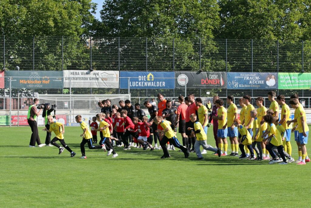 Der FSV punktet weiter für den Klassenerhalt 42 Der FSV punktet weiter für den Klassenerhalt 42
