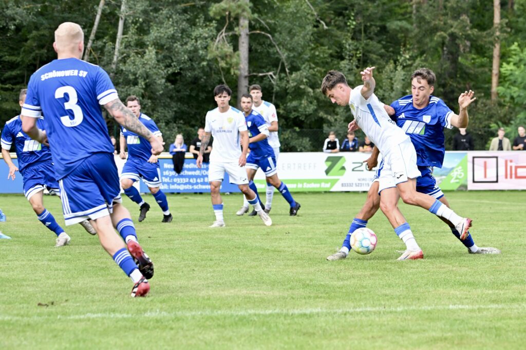 Neun Torschützen - Elf Tore 18 Neun Torschützen - Elf Tore 18