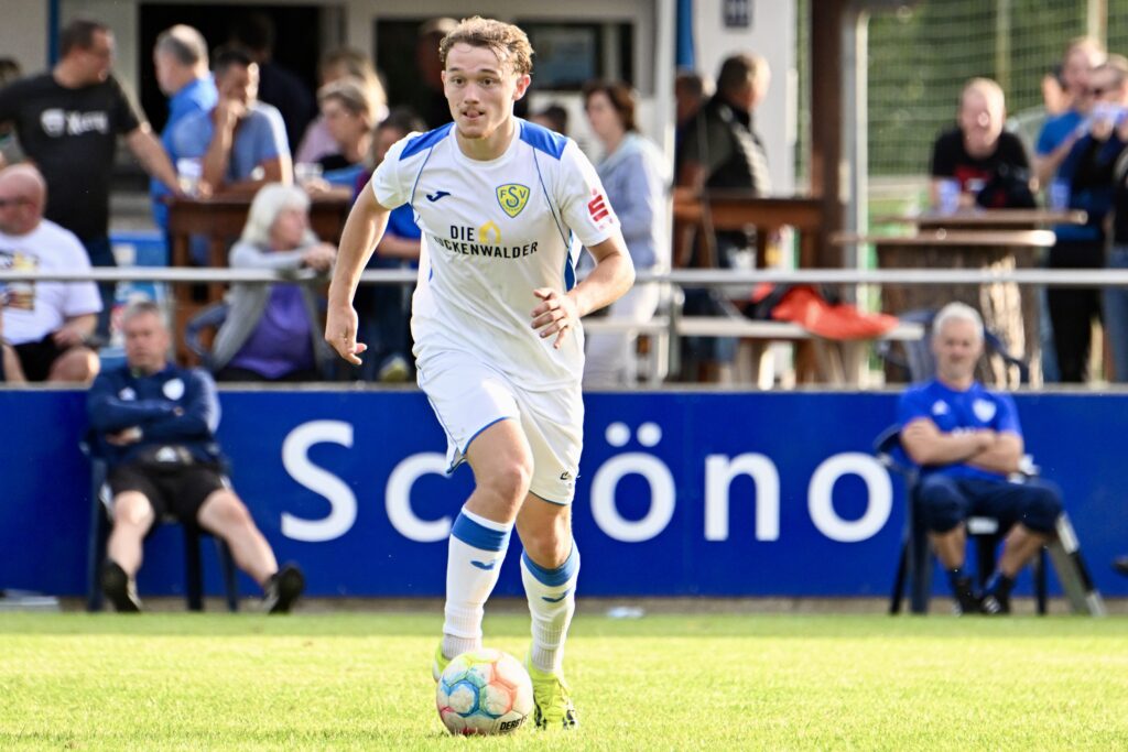 Neun Torschützen - Elf Tore 42 Neun Torschützen - Elf Tore 42