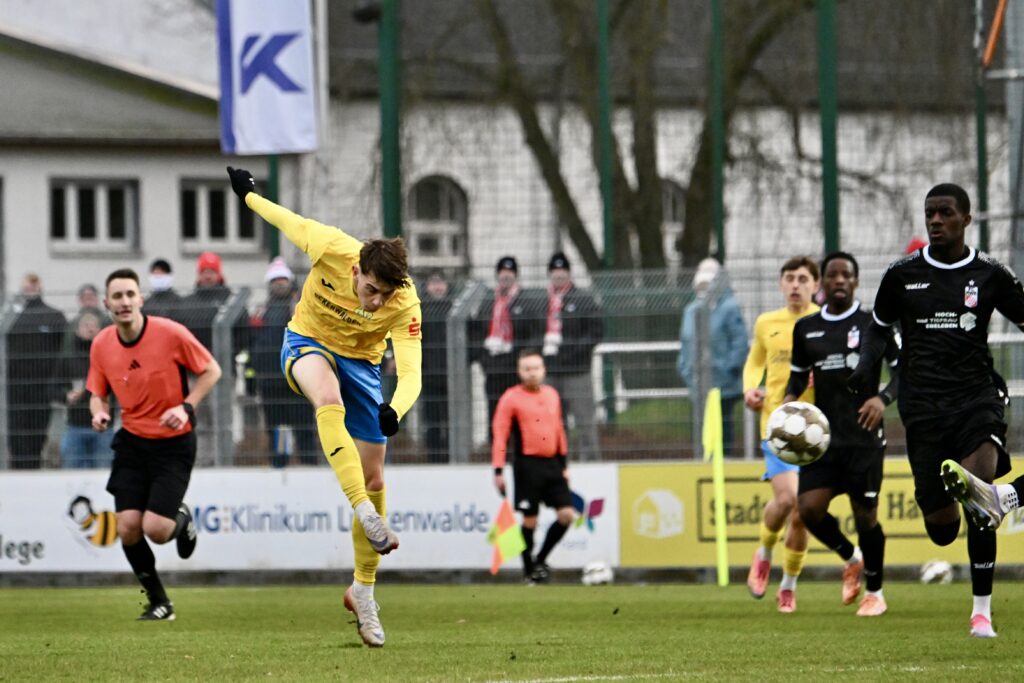 Tim Maciejewski nominiert für Tor des Monats Dezember 1