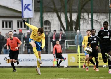 Tim Maciejewski nominiert für Tor des Monats Dezember 3