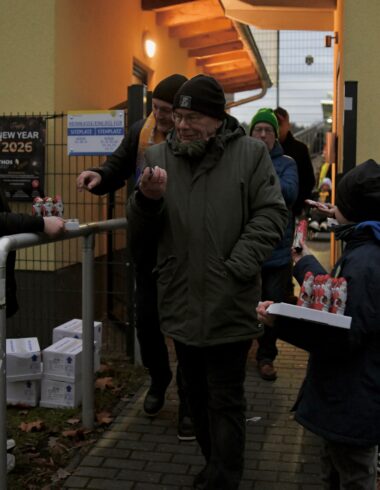 Viele Schokoladen-Weihnachtsmänner zu Nikolaus 19