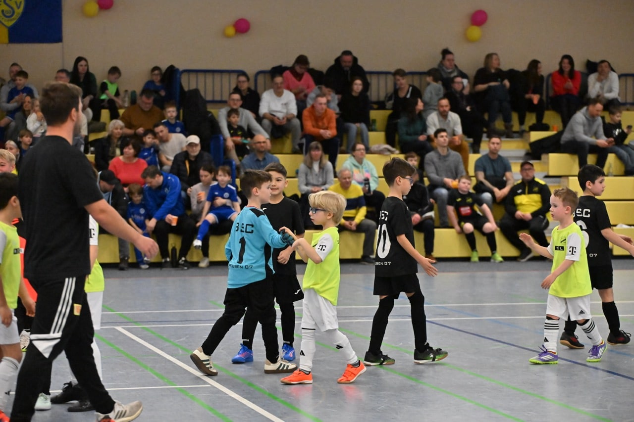 Viktoria Jüterbog gewinnt den dm-Cup der F2-Junioren 83