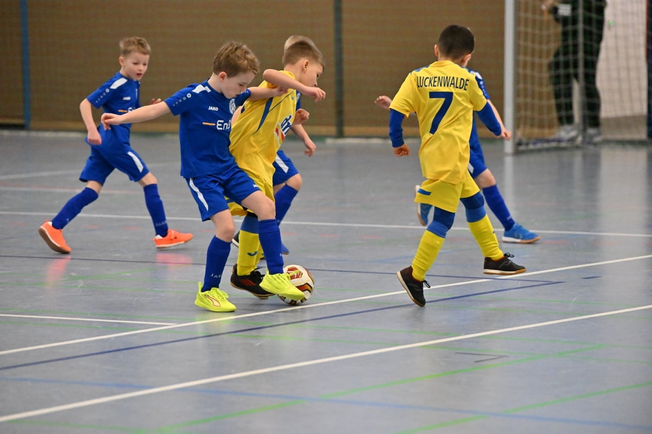 Viktoria Jüterbog gewinnt den dm-Cup der F2-Junioren 87