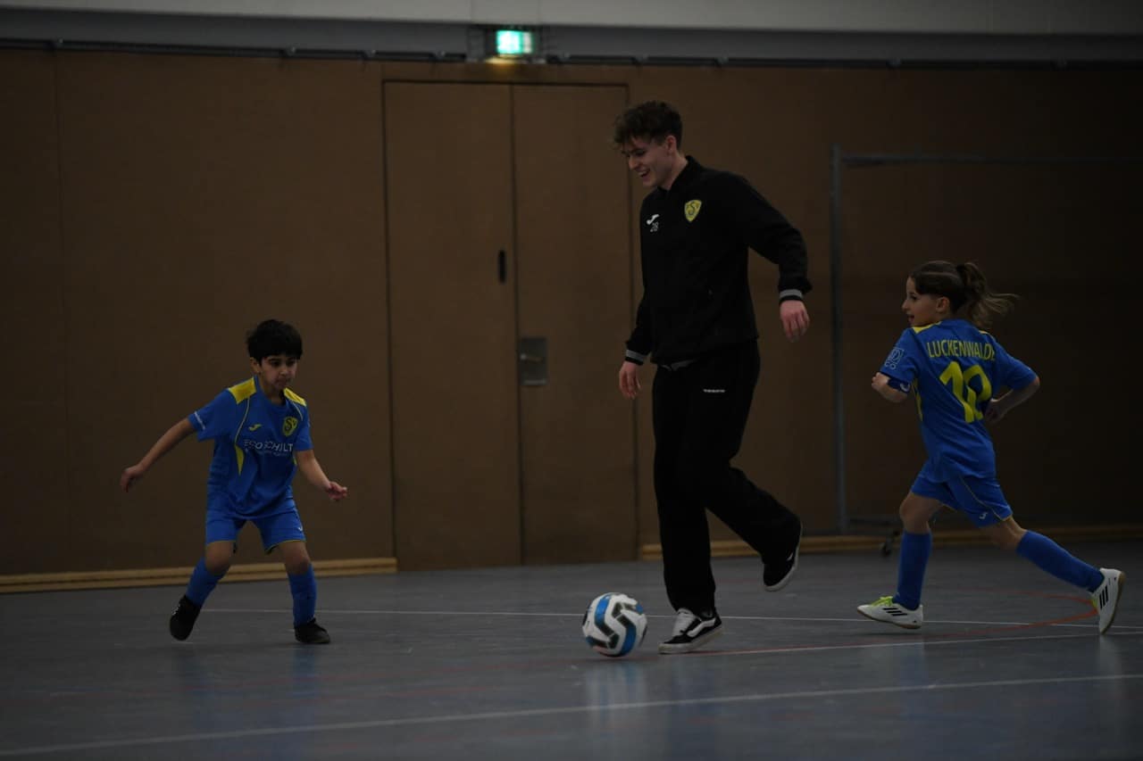 Ludwigsfelder FC gewinnt Sandro-Schleusner-Cup  48