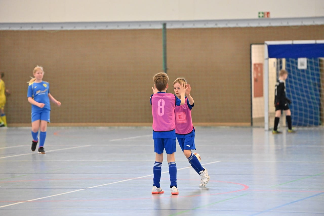 Lübben siegt beim EcoSun Consulting- Cup 52 Lübben siegt beim EcoSun Consulting- Cup 52