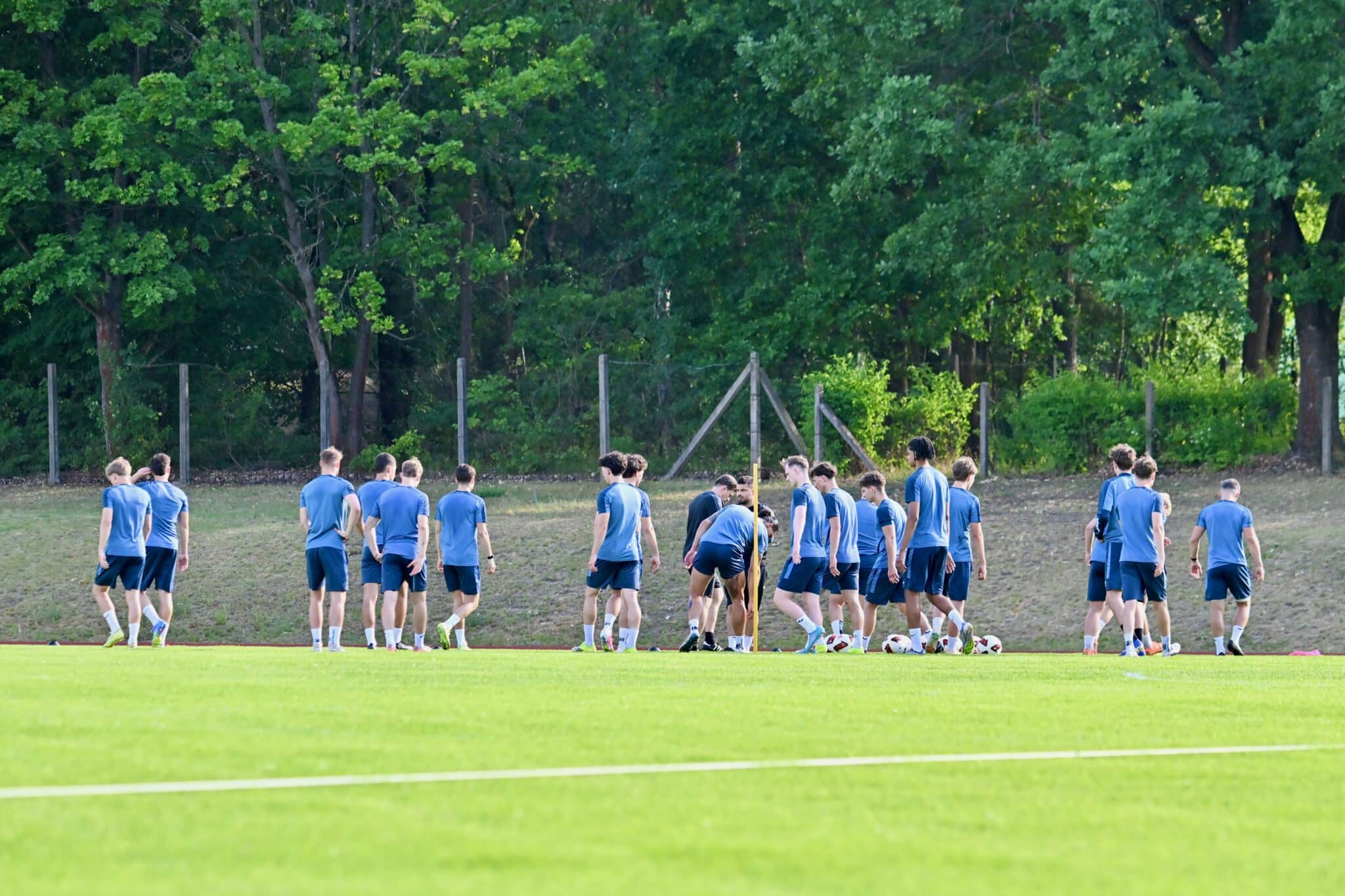 Trainingsauftakt bei der Ersten 19 Trainingsauftakt bei der Ersten 19