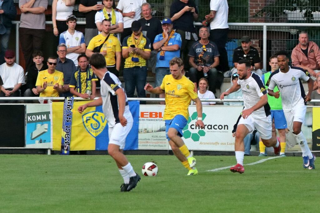 Trotz verdienter Niederlage gegen den Meister verhaltener Optimismus 25