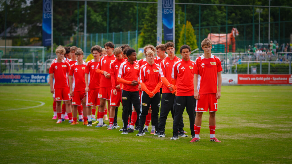 Regionalliga-Mannschaft gewinnt den 4. Luckenwalder Turmpokal 3 Regionalliga-Mannschaft gewinnt den 4. Luckenwalder Turmpokal 3