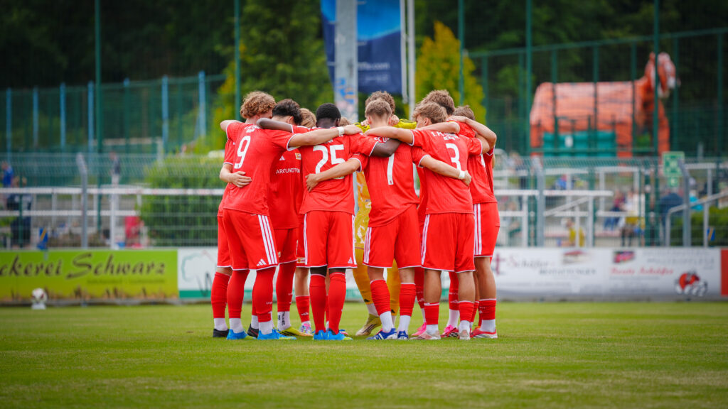 Regionalliga-Mannschaft gewinnt den 4. Luckenwalder Turmpokal 6 Regionalliga-Mannschaft gewinnt den 4. Luckenwalder Turmpokal 6