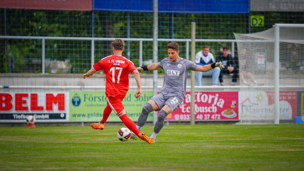 Regionalliga-Mannschaft gewinnt den 4. Luckenwalder Turmpokal 14 Regionalliga-Mannschaft gewinnt den 4. Luckenwalder Turmpokal 14