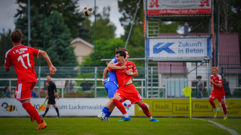 Regionalliga-Mannschaft gewinnt den 4. Luckenwalder Turmpokal 19 Regionalliga-Mannschaft gewinnt den 4. Luckenwalder Turmpokal 19