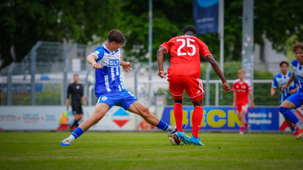 Regionalliga-Mannschaft gewinnt den 4. Luckenwalder Turmpokal 26 Regionalliga-Mannschaft gewinnt den 4. Luckenwalder Turmpokal 26