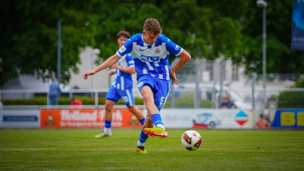 Regionalliga-Mannschaft gewinnt den 4. Luckenwalder Turmpokal 27 Regionalliga-Mannschaft gewinnt den 4. Luckenwalder Turmpokal 27