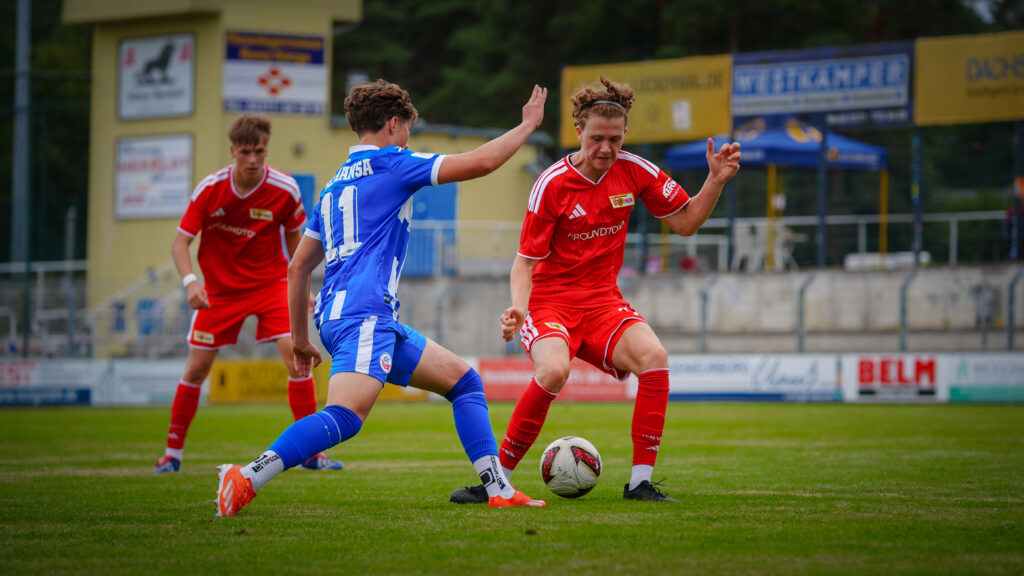 Regionalliga-Mannschaft gewinnt den 4. Luckenwalder Turmpokal 29 Regionalliga-Mannschaft gewinnt den 4. Luckenwalder Turmpokal 29