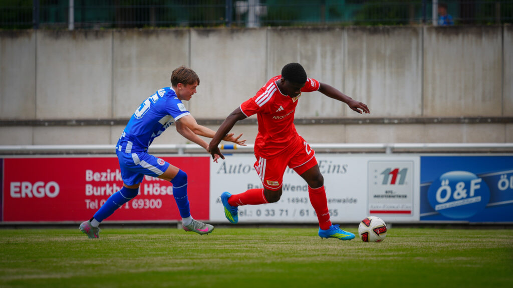 Regionalliga-Mannschaft gewinnt den 4. Luckenwalder Turmpokal 30 Regionalliga-Mannschaft gewinnt den 4. Luckenwalder Turmpokal 30