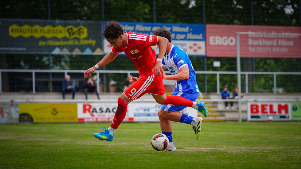 Regionalliga-Mannschaft gewinnt den 4. Luckenwalder Turmpokal 31 Regionalliga-Mannschaft gewinnt den 4. Luckenwalder Turmpokal 31