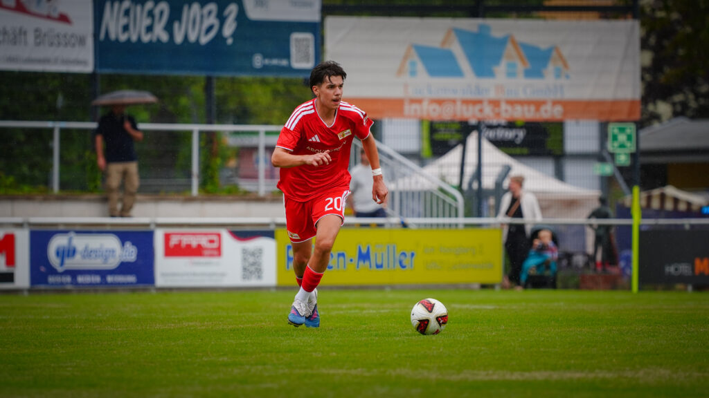 Regionalliga-Mannschaft gewinnt den 4. Luckenwalder Turmpokal 47 Regionalliga-Mannschaft gewinnt den 4. Luckenwalder Turmpokal 47