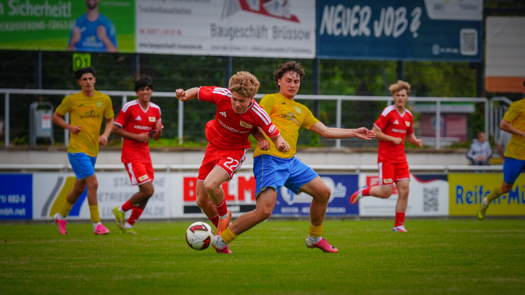 Regionalliga-Mannschaft gewinnt den 4. Luckenwalder Turmpokal 56 Regionalliga-Mannschaft gewinnt den 4. Luckenwalder Turmpokal 56