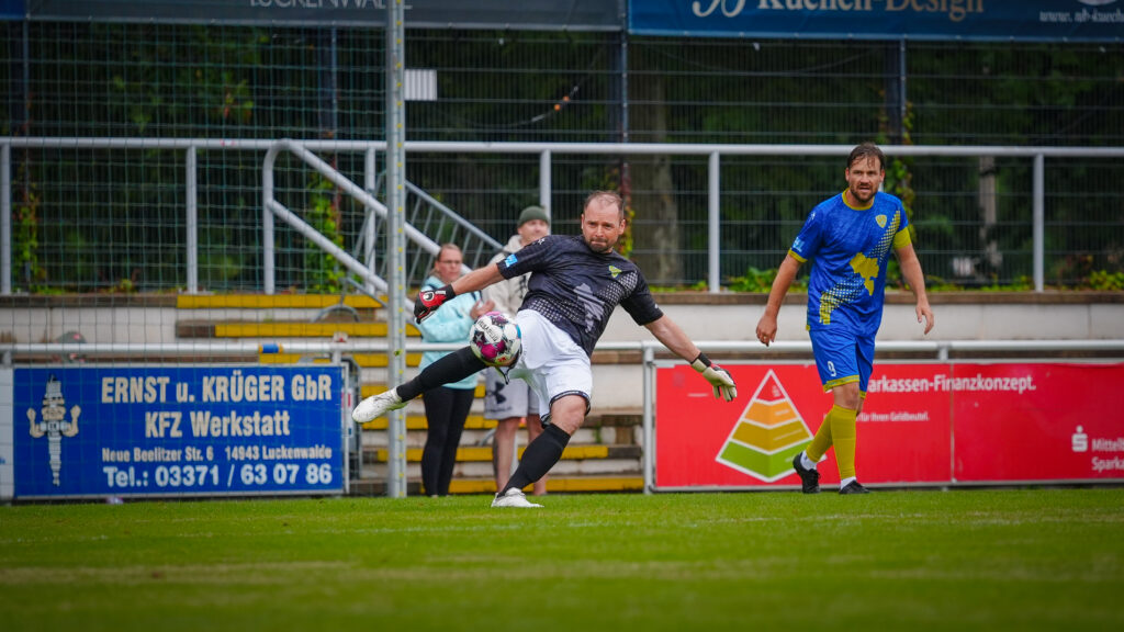 Viele Tore und schöner Fußball beim Legendenspiel 10