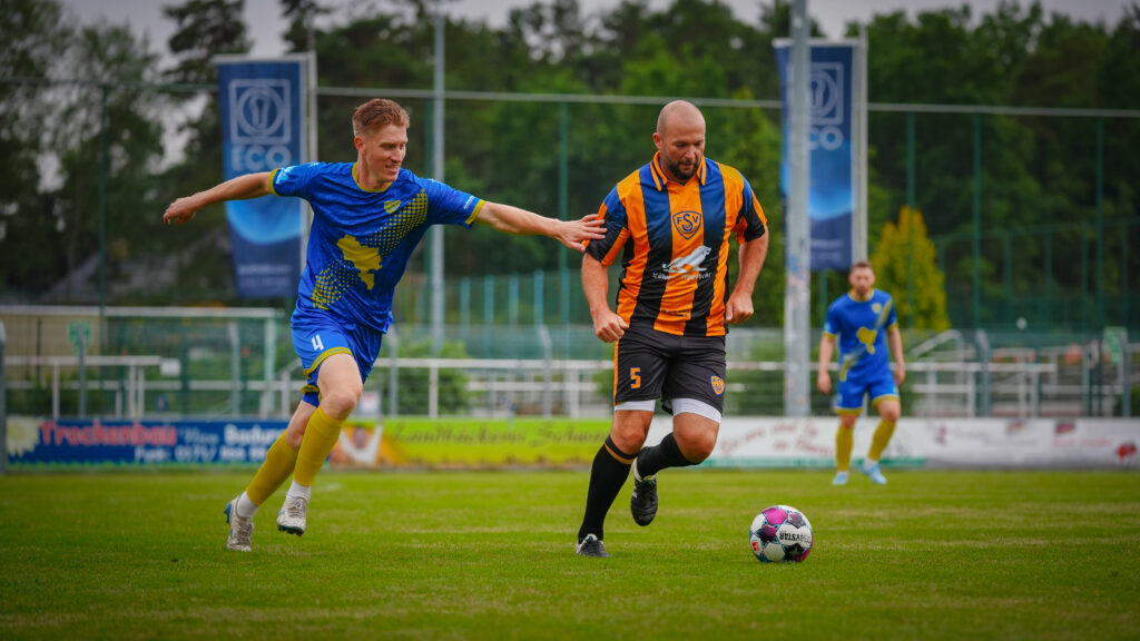 Viele Tore und schöner Fußball beim Legendenspiel 17